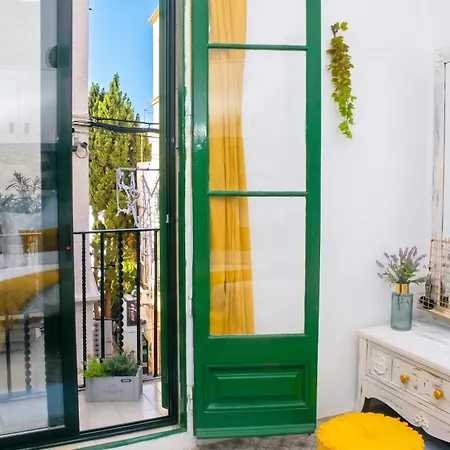 Apartment Bright In + Balcony Sitges