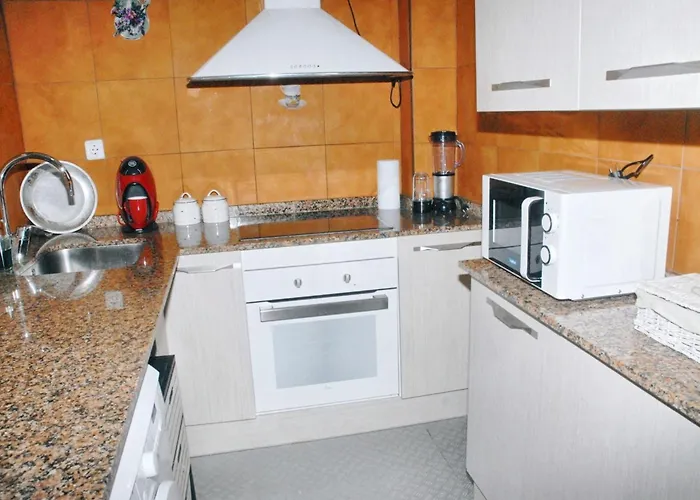 Bright In + Balcony דירה *