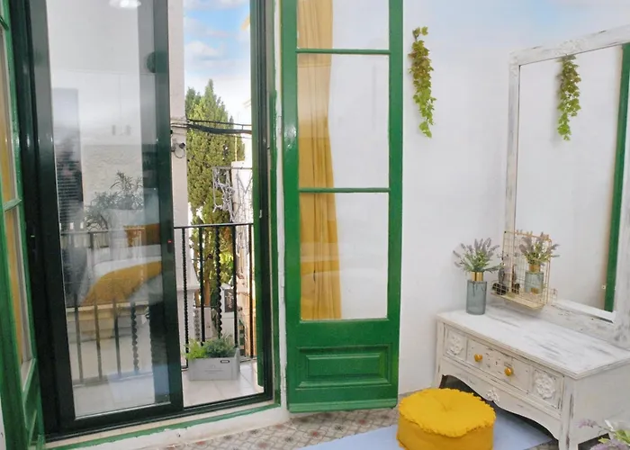 Apartment Bright In + Balcony *