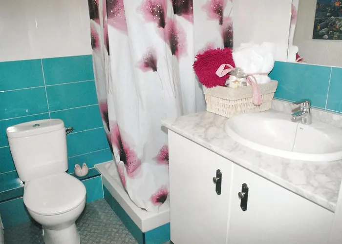 Bright In + Balcony סיטגס